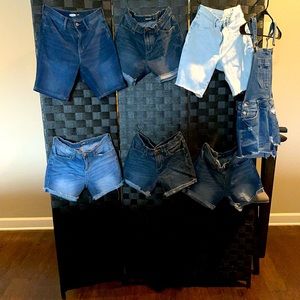 Girl’s Old Navy shorts size 14-16 lot. Gently worn w adjustable bands.
